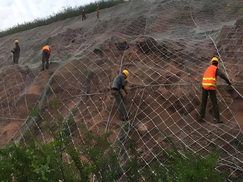 主动边坡防护网